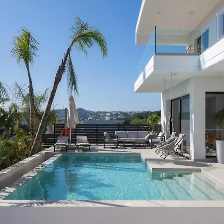 ヴィラ Blue Hills *